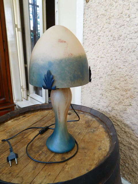 très belle lampe pâte de verre champignon signée 130 Vitry-sur-Seine (94)