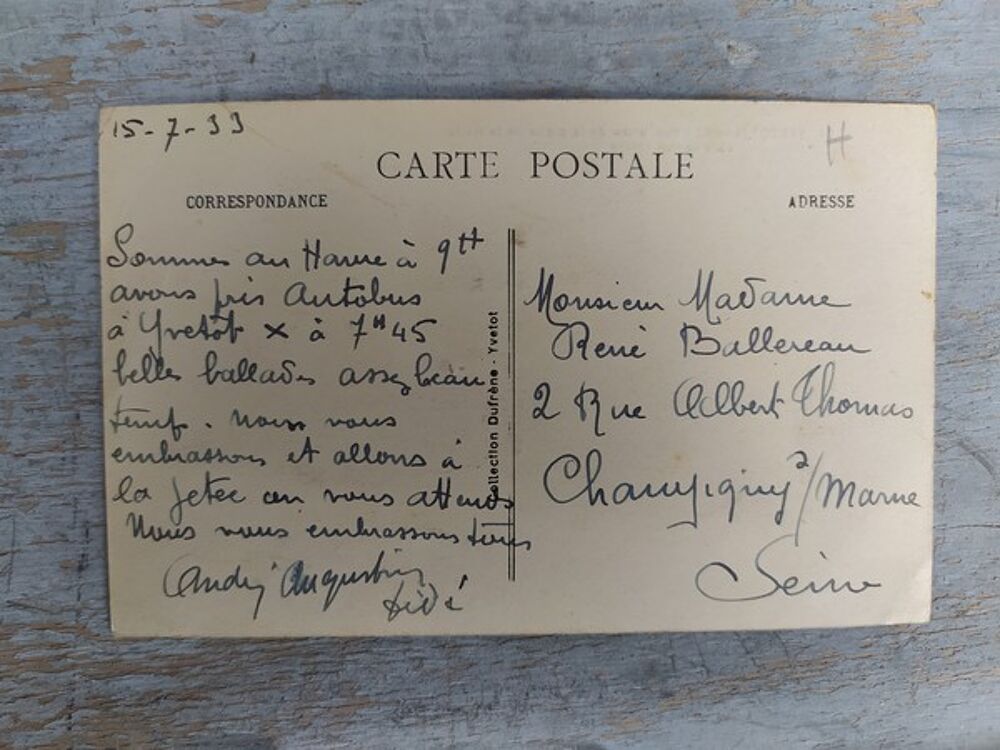 76. CPA YVETOT. Pris de la Place des Halles Rue Thiers 