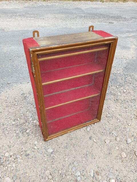 Vitrine pour collection 520 x 365 x 125 mm bois velours   60 Saint-Jean-de-Fos (34)