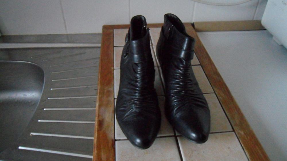 chaussures en cuir neuve taille 38 Chaussures