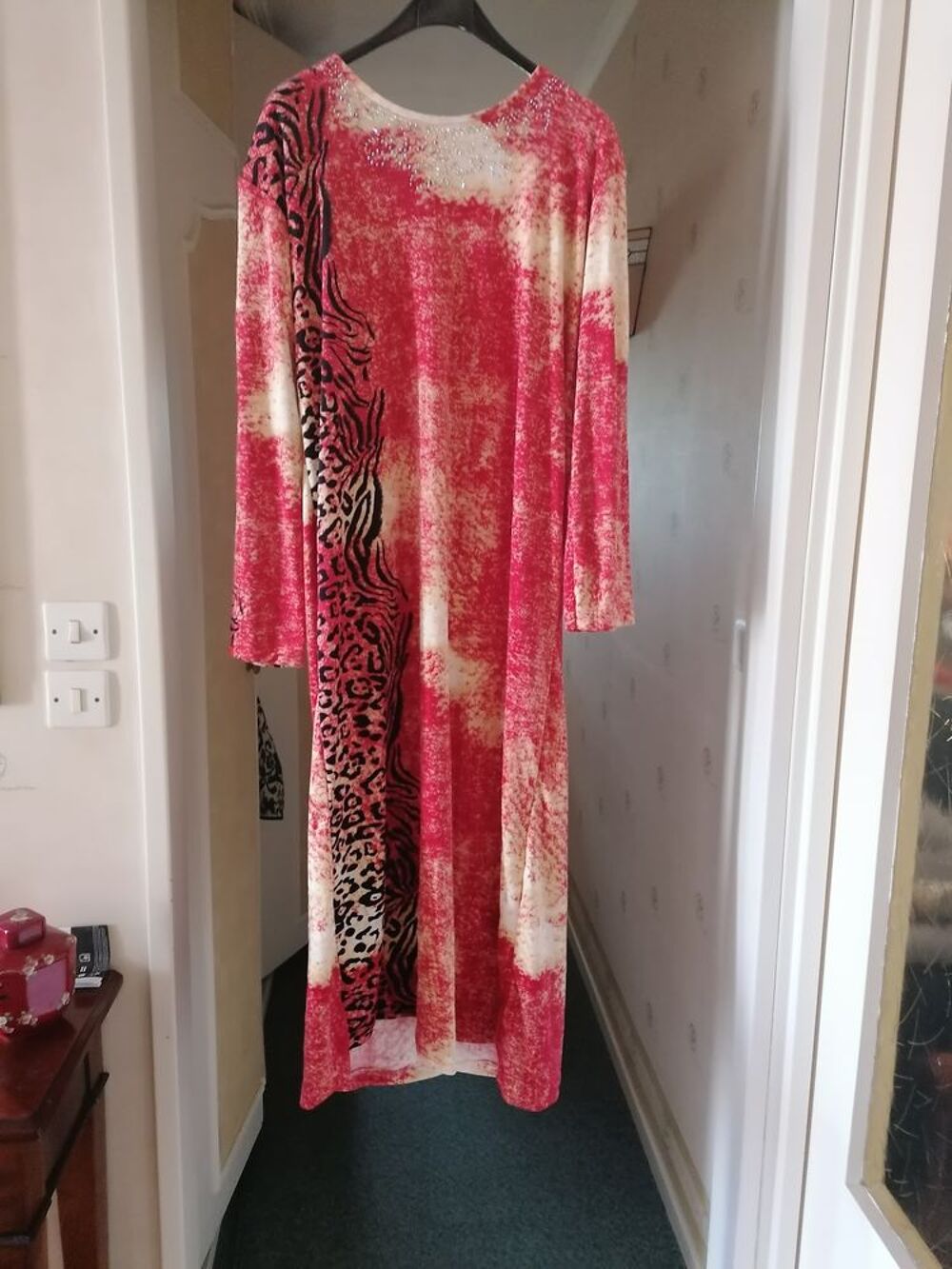 Robe orientale longue rouge Vêtements