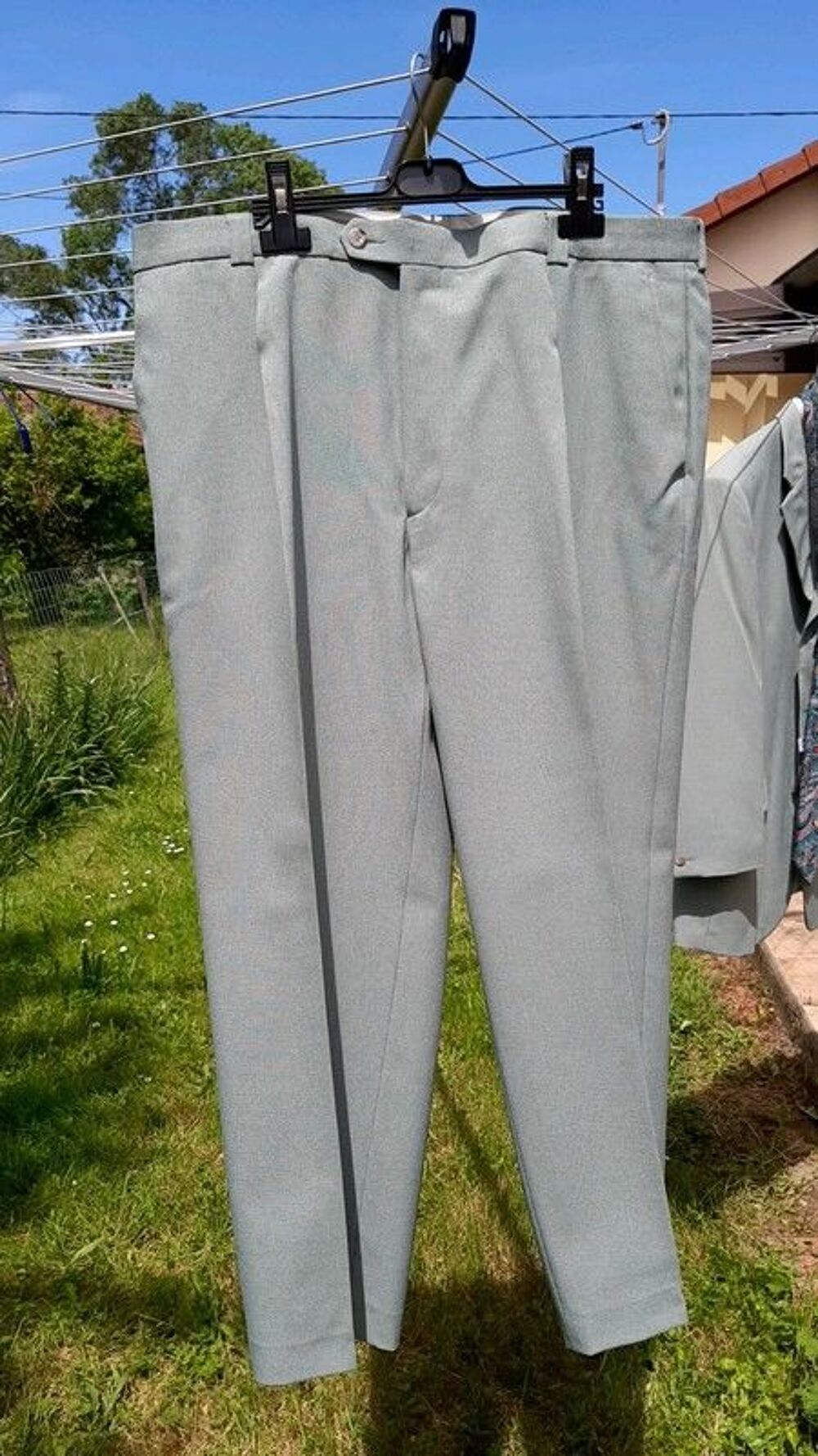 Costume 4 pi&egrave;ces homme taille XL V�tements