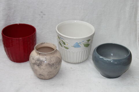 Vase porcelaine  4 Montigny-Lencoup (77)