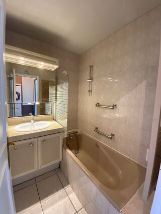  Appartement à louer 3 pièces 56 m²