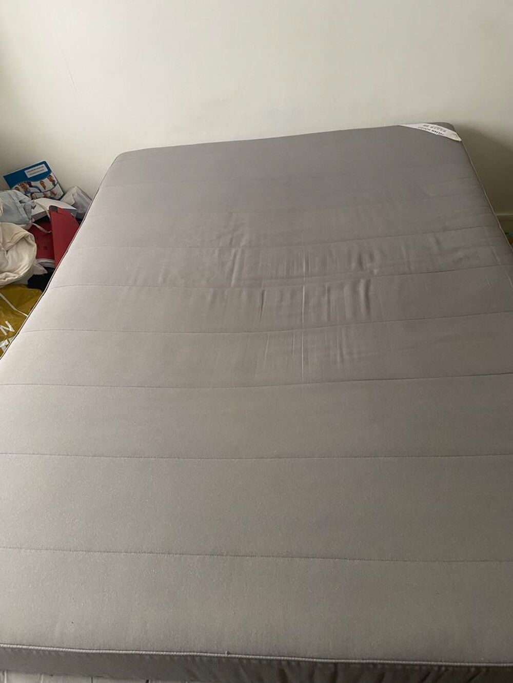 Lit double sommier + matelas + surmatelas Meubles