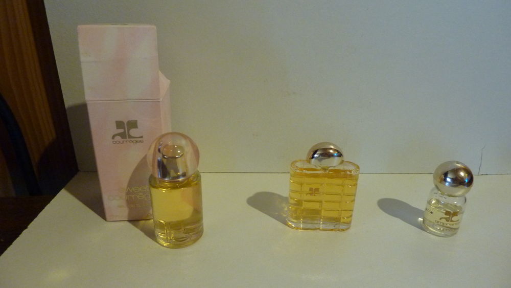 MINIATURES DE PARFUM COURREGES 