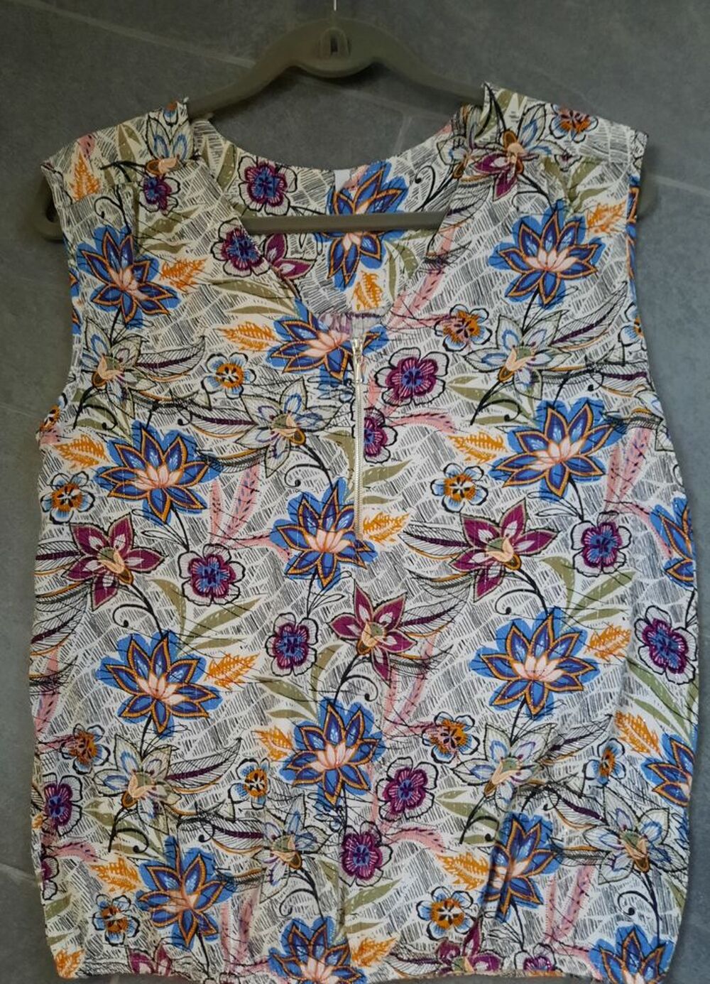 Beau top haut bel imprim&eacute; fleuri exotique zipp&eacute; T 40 Vêtements