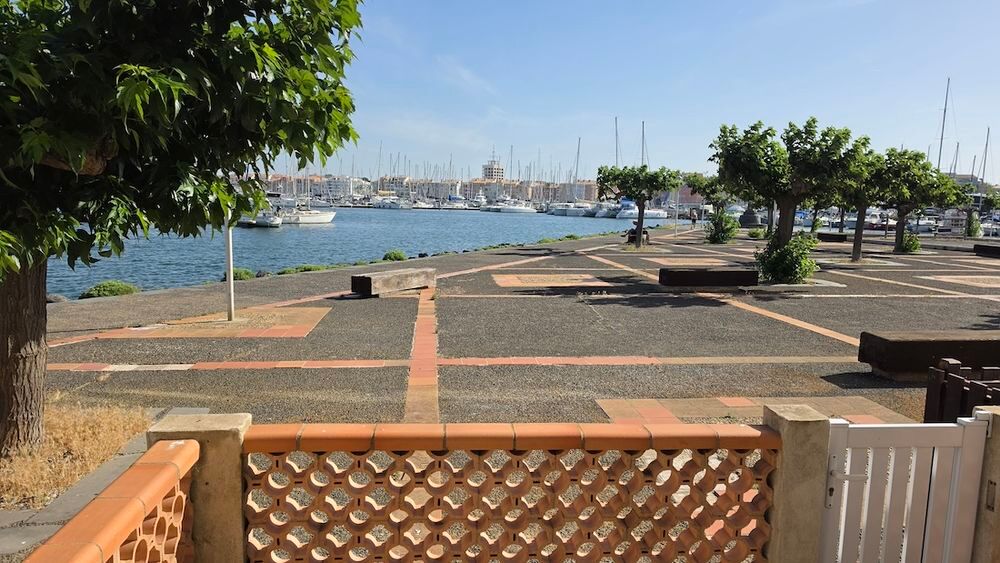 Vente Appartement LE CAP D'AGDE : Situé sur l'île des pêcheurs: (Type appartement ou villa) sur 2 niveaux. Le cap d agde
