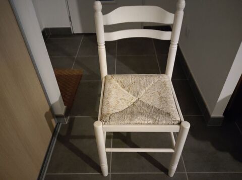 Deux chaises Jeanne blanches assise paille de riz 30 Colombier-Fontaine (25)
