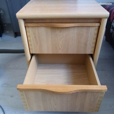 Lit 1 personne avec sommier + chevet
100 Saint-Etienne (42)