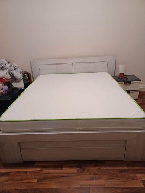 LIT COFFRE 160 X 200 + TETE DE LIT ,  MATELAS ERGONOMIQUE 600 Chamali�res (63)