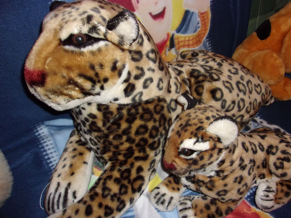 Peluche gu&eacute;pard adulte et son b&eacute;b&eacute;, neufs Jeux / jouets