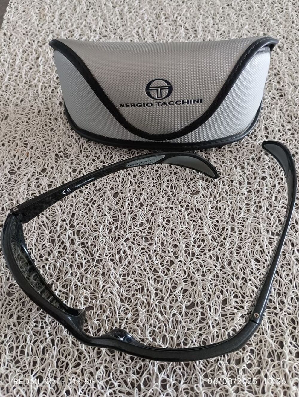Lunette de soleil marque Julbo Sports