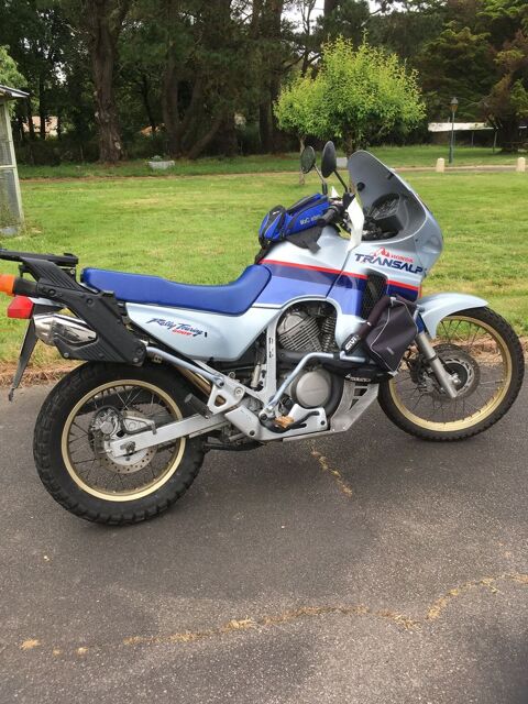 Moto HONDA 1999 occasion Talmont-Saint-Hilaire 85440