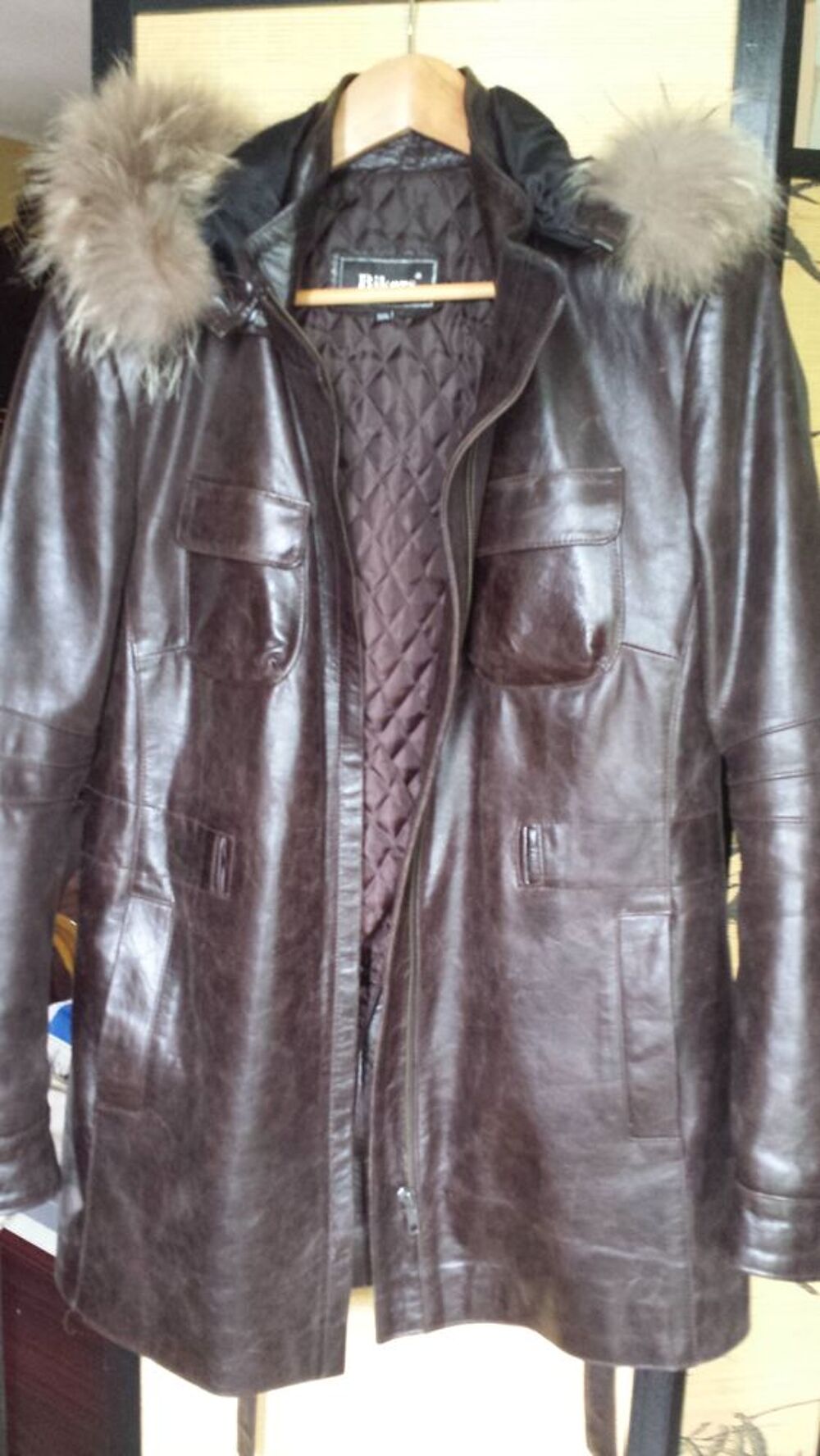 Manteau &agrave; capuche en cuir.BIKERS Vêtements