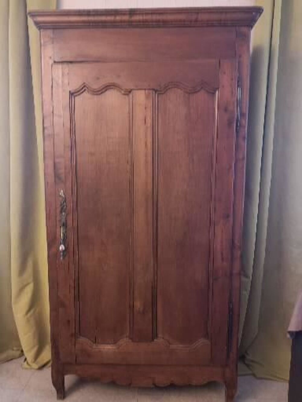 Bonneti&egrave;re ancienne Meubles