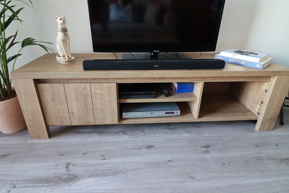 Meuble TV coloris ch&ecirc;ne Meubles