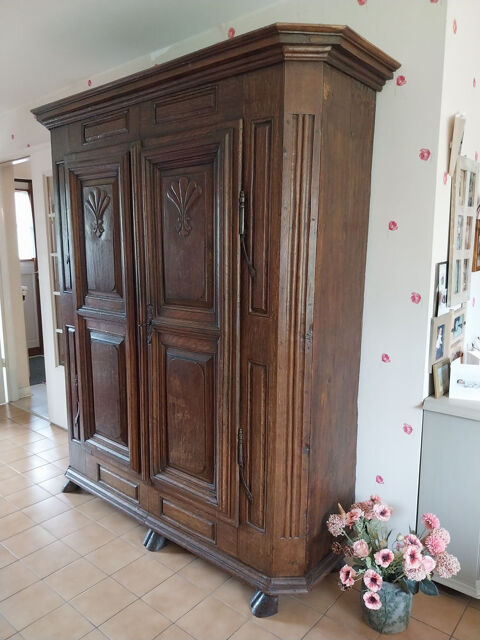 armoire ancienne 
meuble antiquaire. 190 Marcq-en-Barul (59)