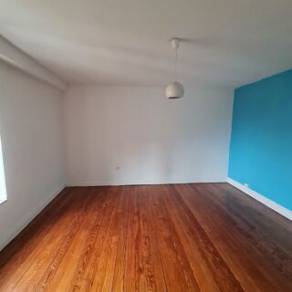  Appartement à louer 3 pièces 76 m²