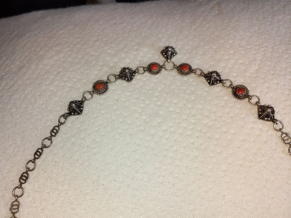 Collier en argent massif et vrai corail.ethnique berbere Bijoux et montres
