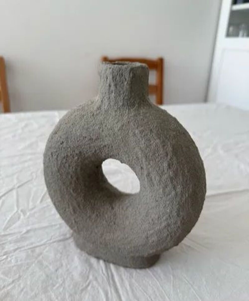 Vase Japandi effet b&eacute;ton Décoration