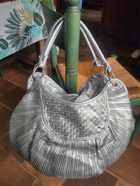 sac   main argent 10 Avermes (03)