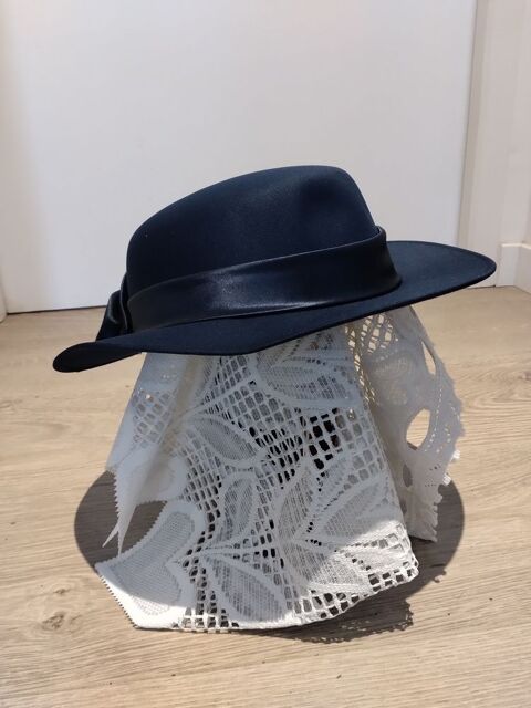 chapeau d'amazone bleu satin taille 55 15 Saint-Brevin-les-Pins (44)