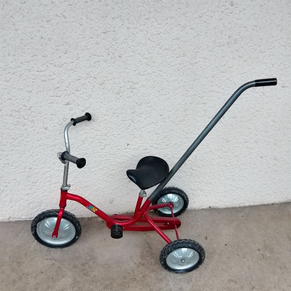 Tricycle enfant 06 95 10 31 00 Jeux / jouets