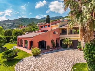  Villa � vendre 10 pi�ces 300 m� Sanremo, imperia, italie