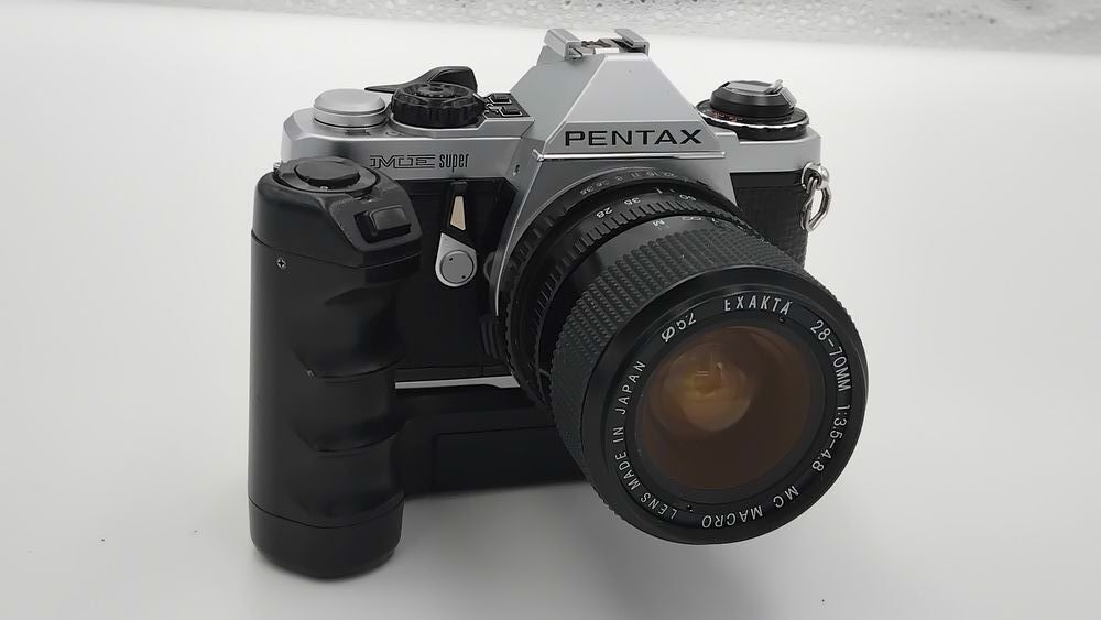 Pentax ME Super + Winder + 28-70 Exacta. Photos/Video/TV
