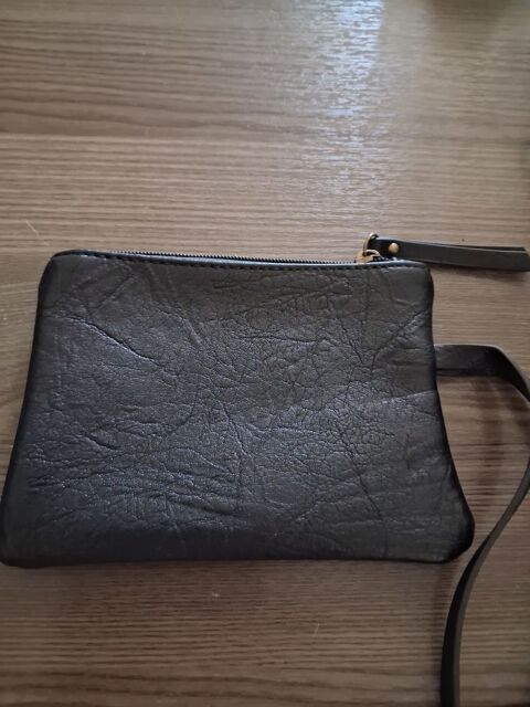 Pochette noir femme Hyères (83)