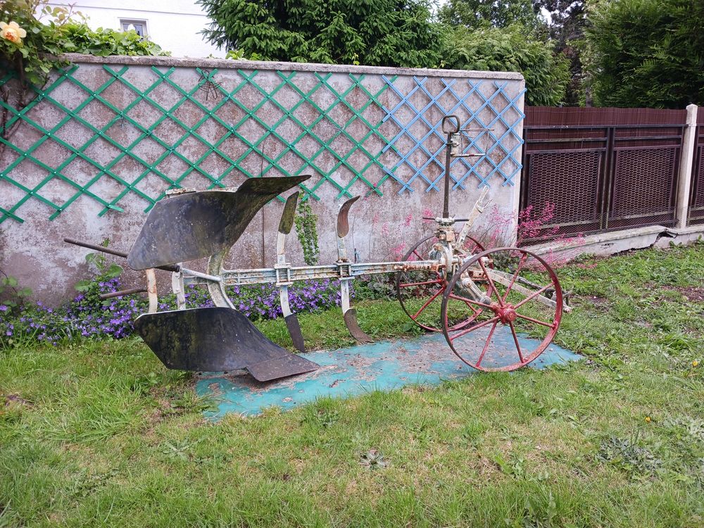CHARRUE Ancienne Jardin