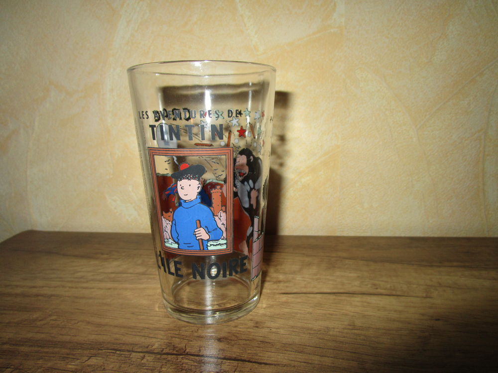 VIEUX VERRE TINTIN 1994 "L ILE NOIRE" 