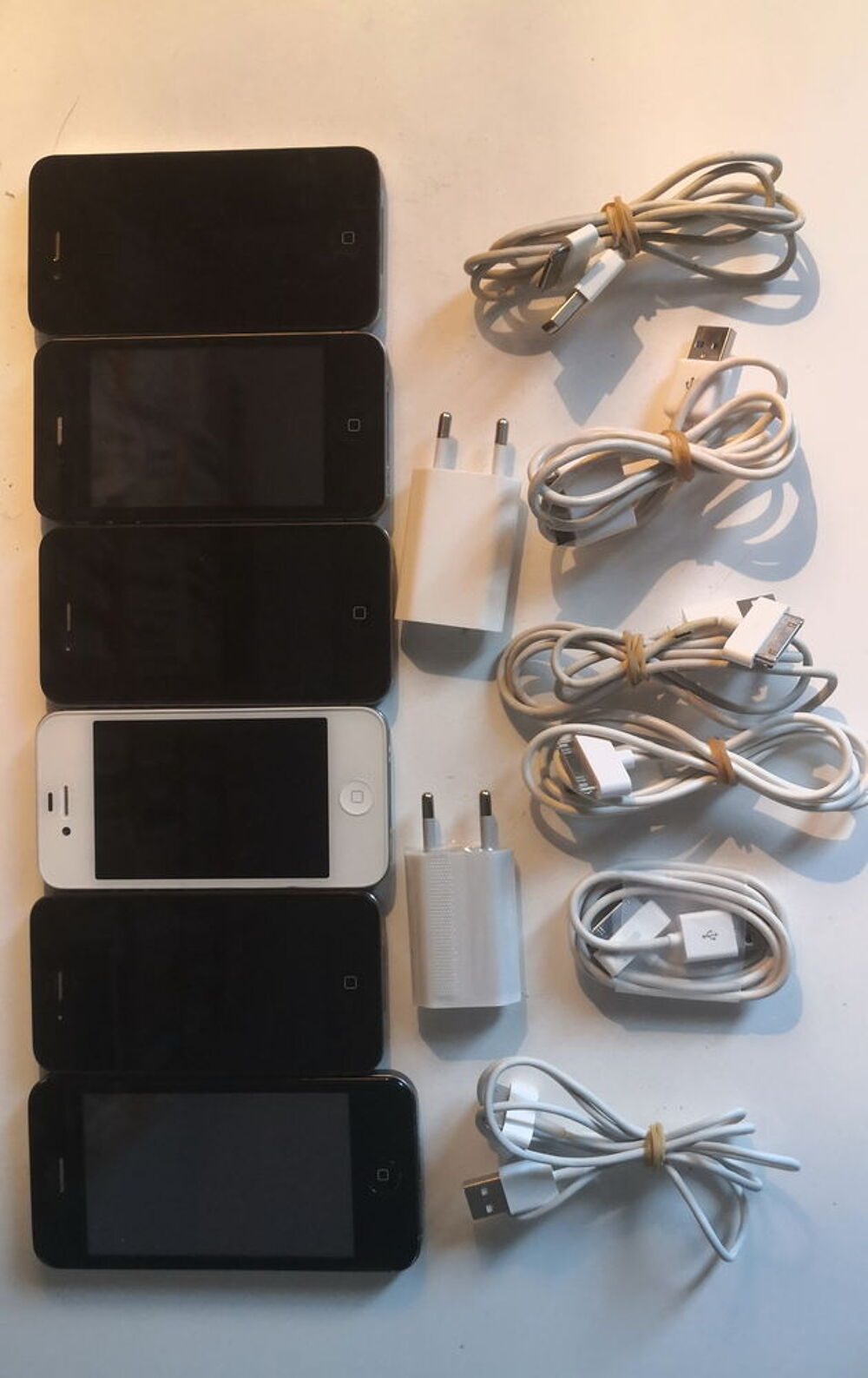 6 x IPhone 4 pour pi&egrave;ces ou &agrave; r&eacute;parer Téléphones et tablettes