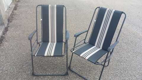 LOT DE 2 FAUTEUILS DE JARDIN PLIANTS AVEC ACCOUDOIRS à 20€ 20 Servas (01)