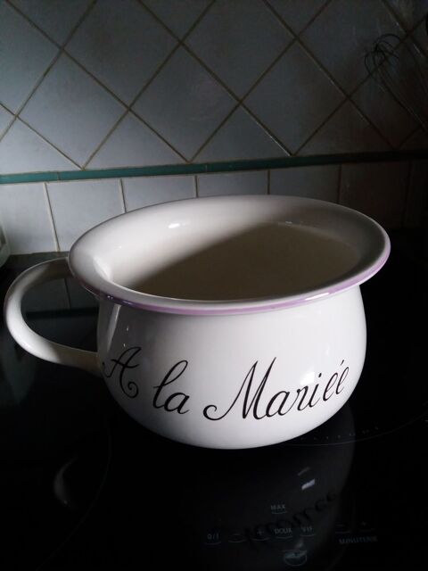 Pot de chambre  A la Mari�e  5 Couternon (21)