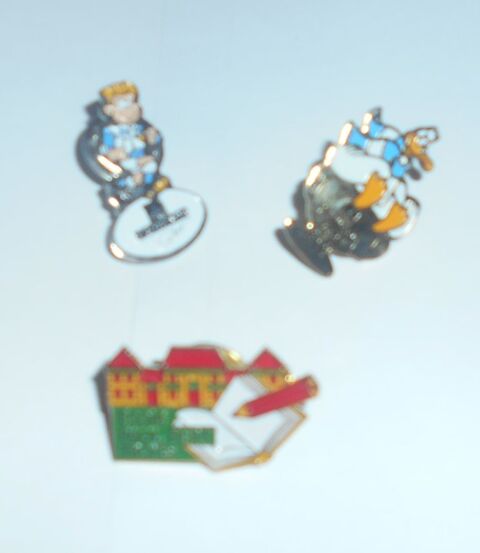 2 pin's GROUPAMA + pin's cole Paul Bert  Troyes 4 Ervy-le-Chtel (10)