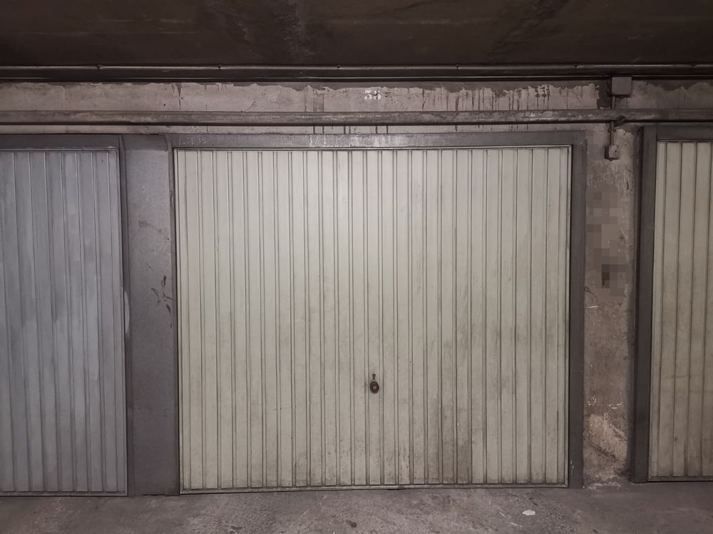 Location Parking/Garage Box / garage fermé rue du rouet Marseille 8