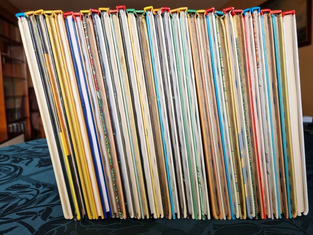 Lot de 30 albums Les aventures de Tintin Livres et BD