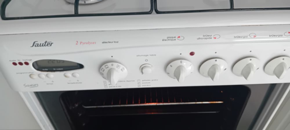 Gaziniere SAUTER TOP QUALITE AVEC PYROLYSES TBE Electroménager