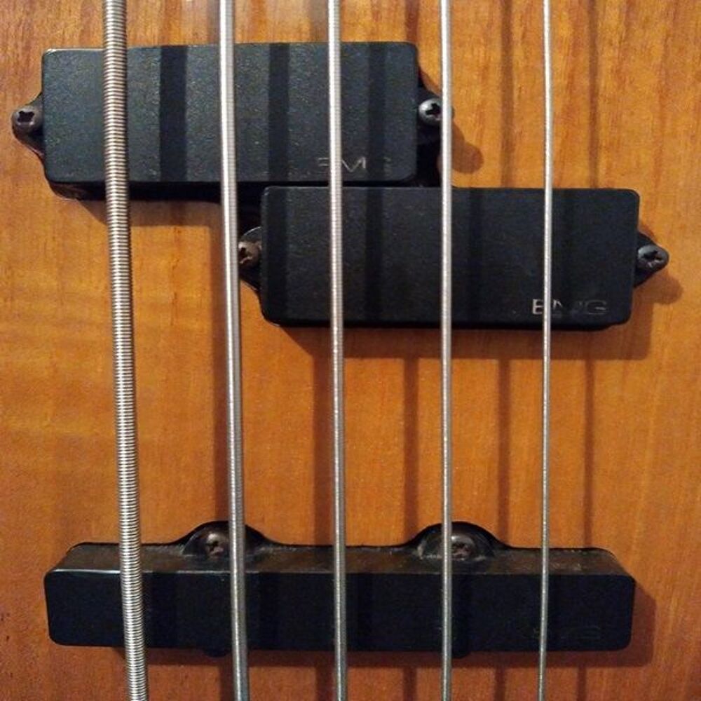 Basse Jacobacci JB280 - 5 cordes - micros actifs EMG - 1988 Instruments de musique
