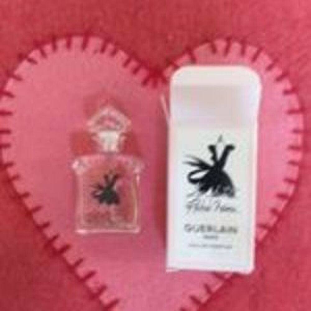 Miniature Guerlain pleine avec boite la petite robe noire 