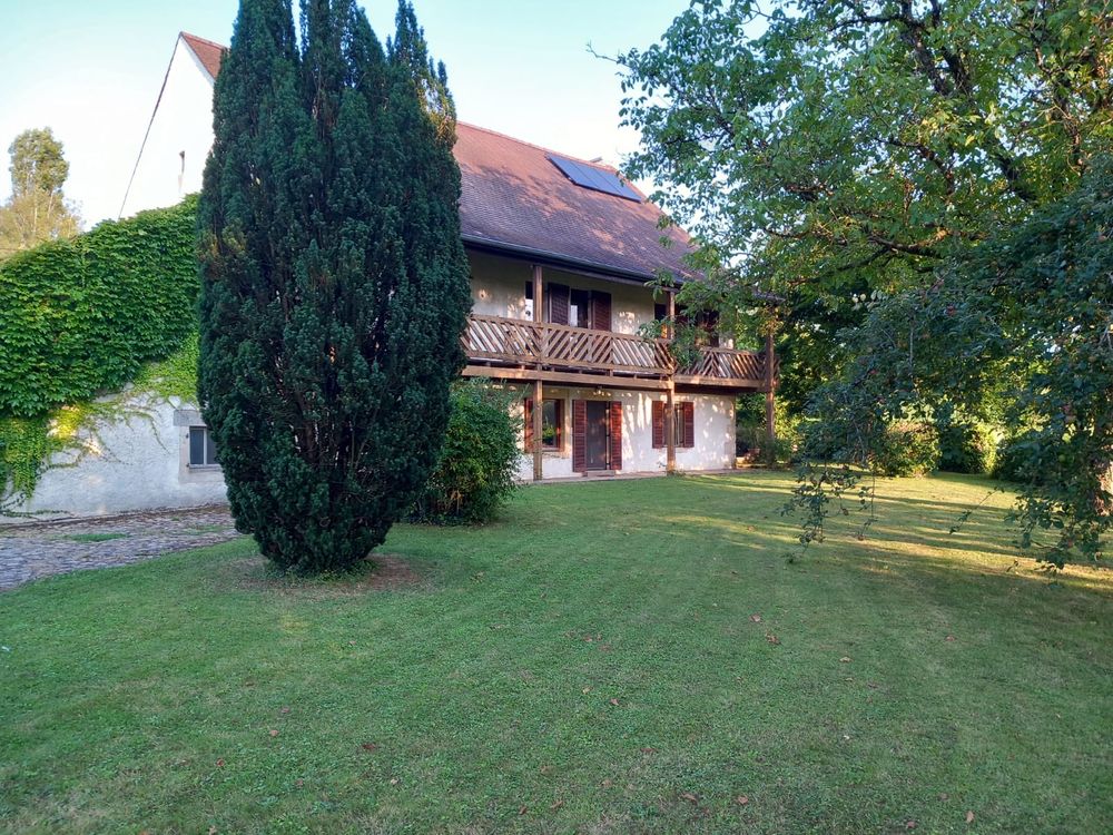 Maison 8 pièces 270 m² · à Dole · 270 m² · 445 000 €