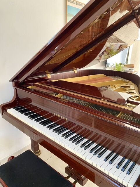 Piano Yamaha 1/4 Queue G2 - Trs bon tat 4900 Brest (29)