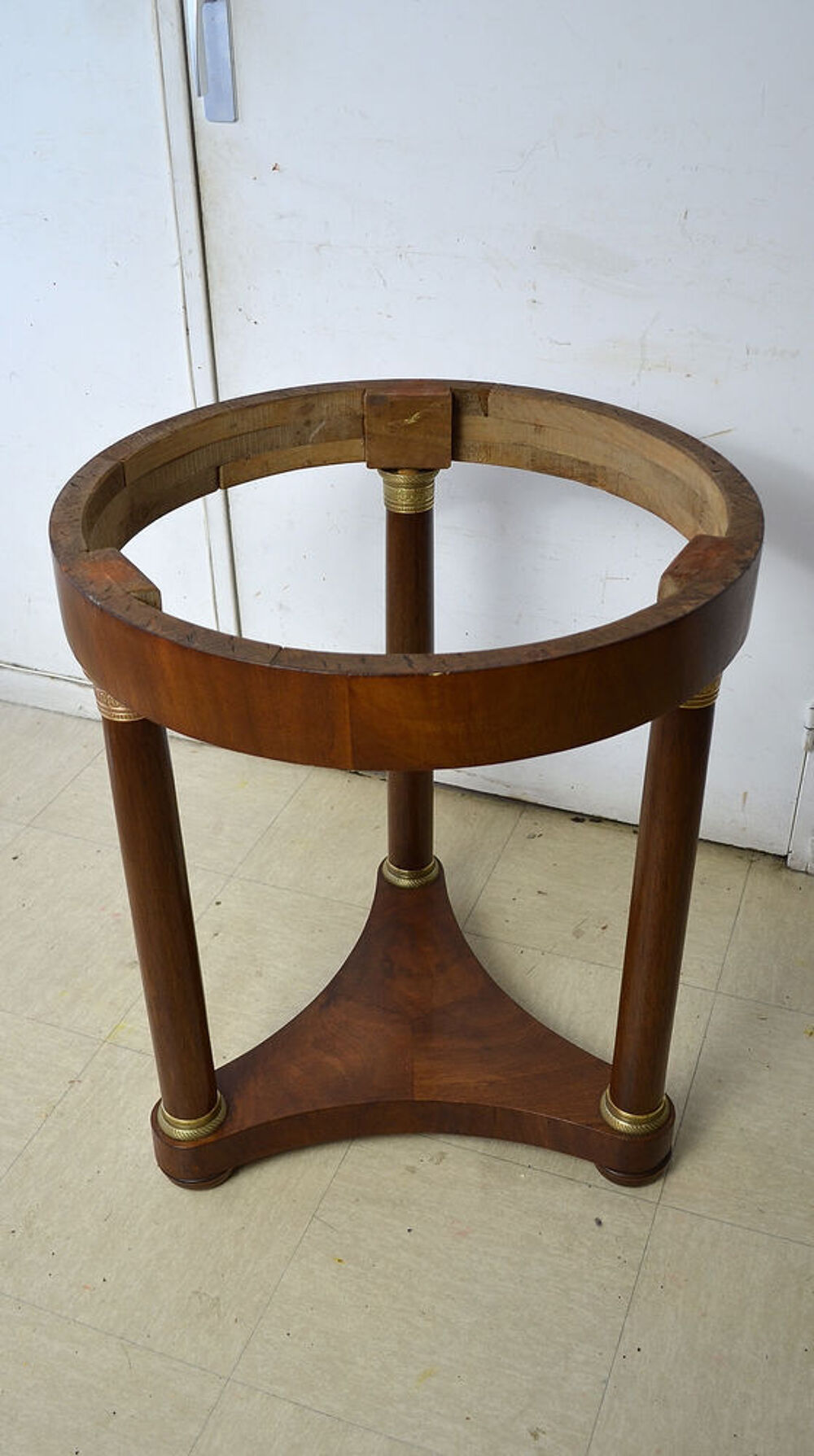 Gu&eacute;ridon style Empire tripode en Acajou XIX&egrave;me Meubles