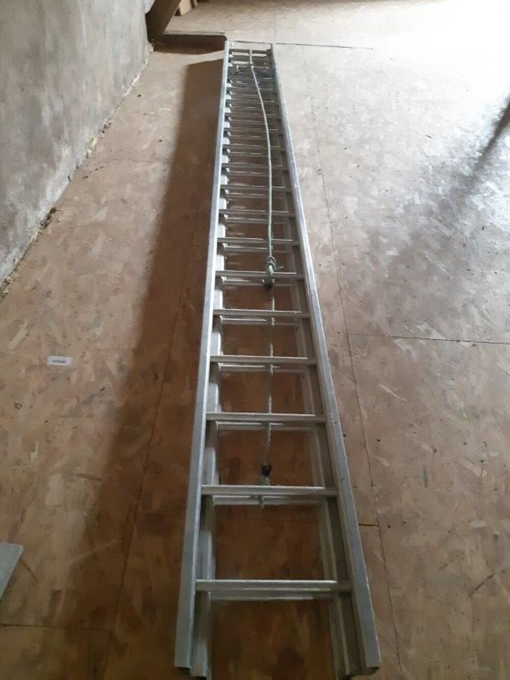 Echelle alu &agrave; coulisse de 9 m Bricolage