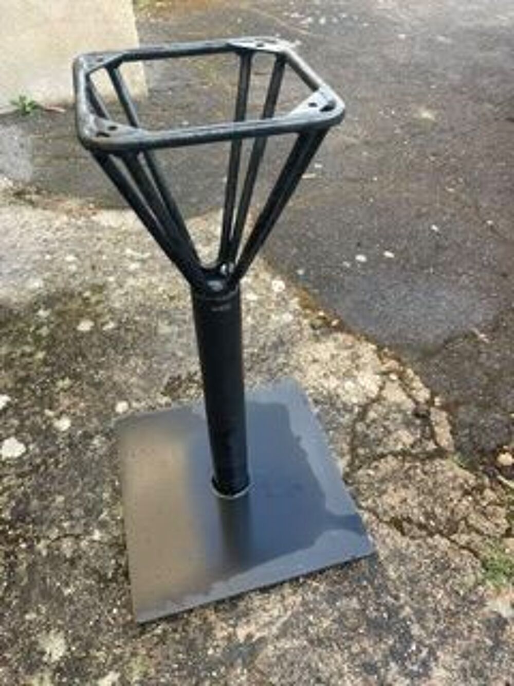 LOT DE 5 PIEDS DE TABLE Jardin