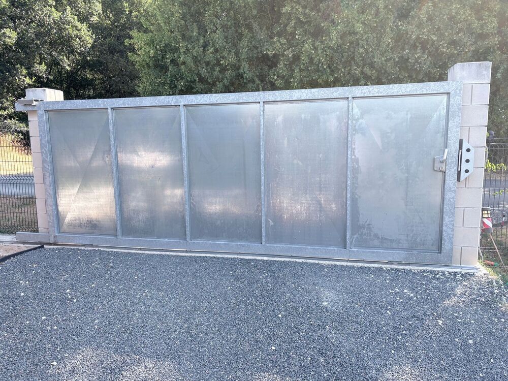 PORTAIL COULISSANT METAL RECENT Jardin