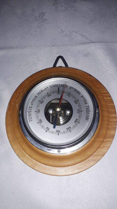 Barom�tre
30 Salon-de-Provence (13)