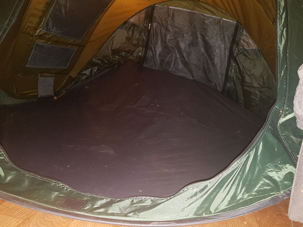 tente quechua 4 places toute neuve Sports